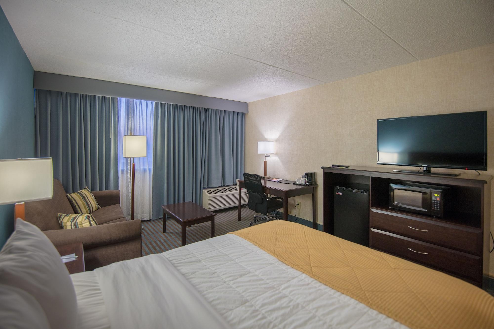 Ramada By Wyndham Cedar Rapids Hotell Eksteriør bilde