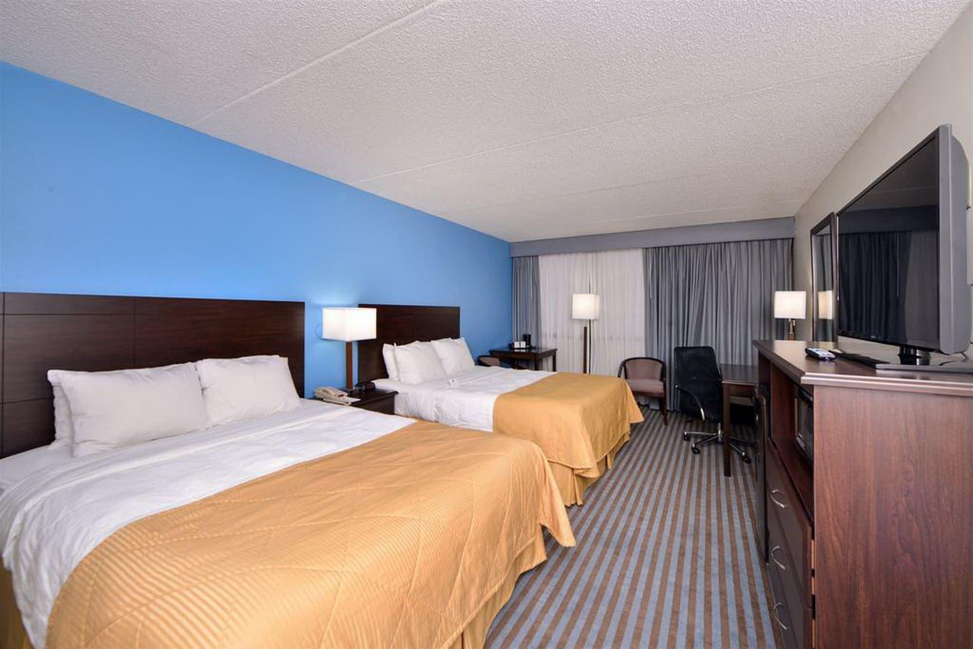 Ramada By Wyndham Cedar Rapids Hotell Eksteriør bilde