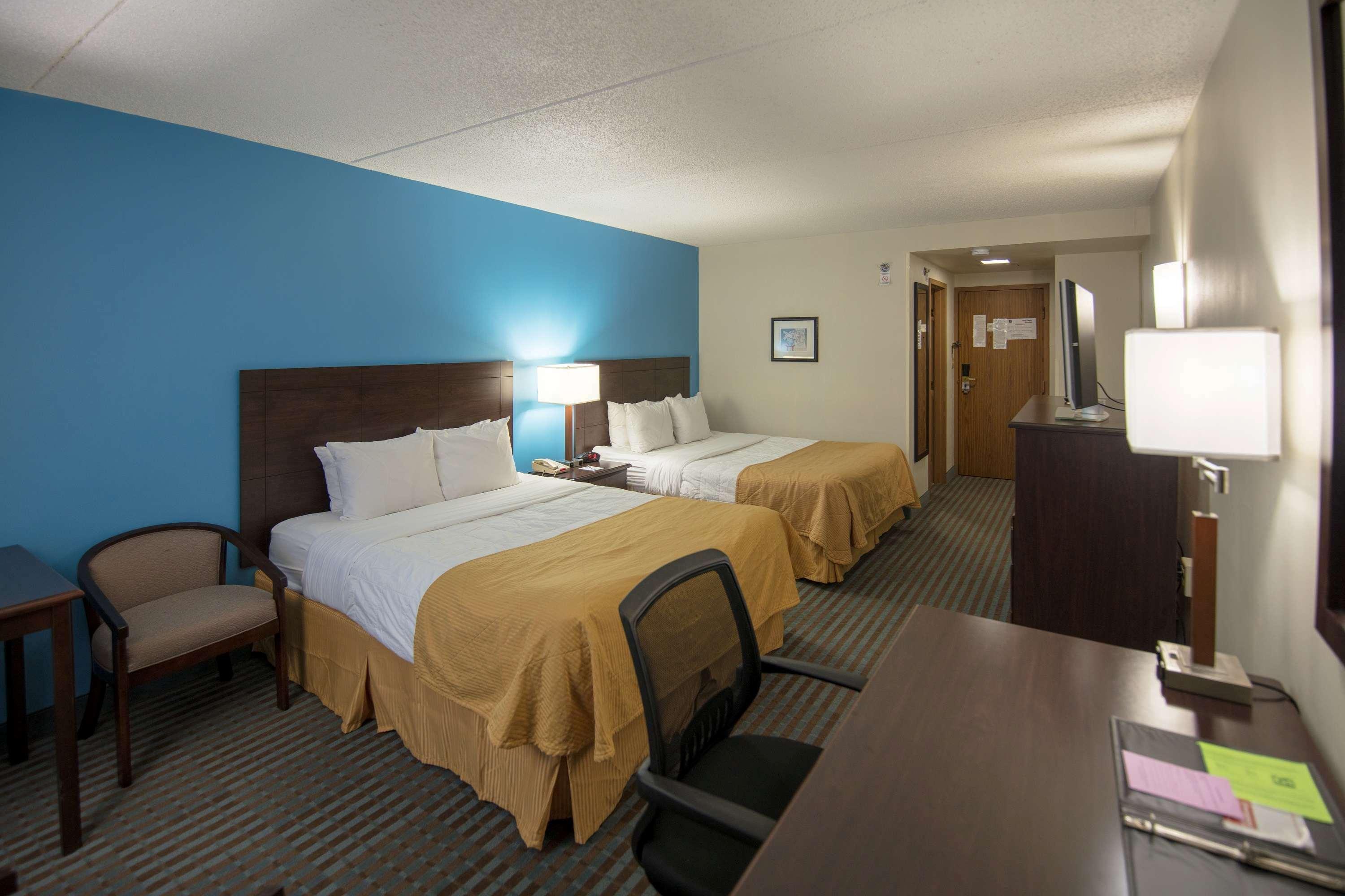 Ramada By Wyndham Cedar Rapids Hotell Eksteriør bilde
