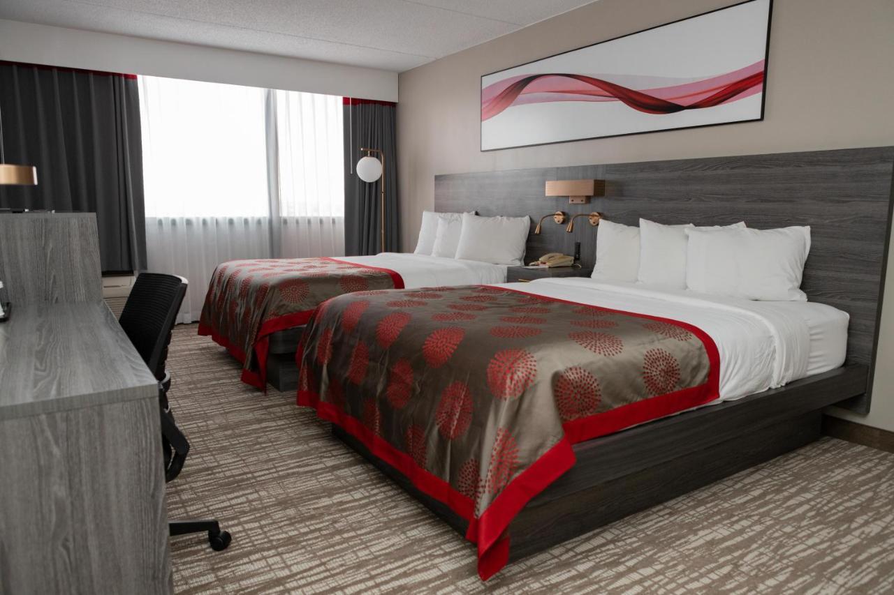 Ramada By Wyndham Cedar Rapids Hotell Eksteriør bilde