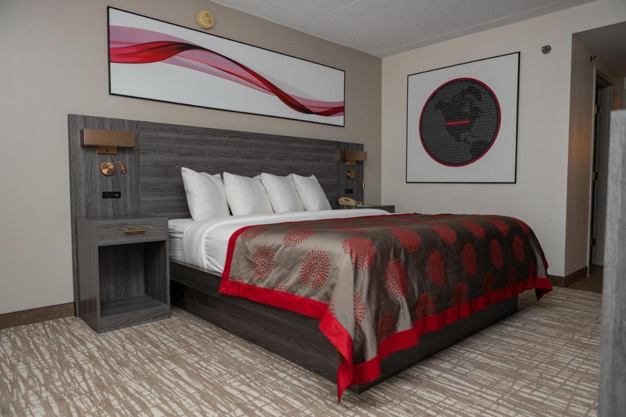 Ramada By Wyndham Cedar Rapids Hotell Eksteriør bilde