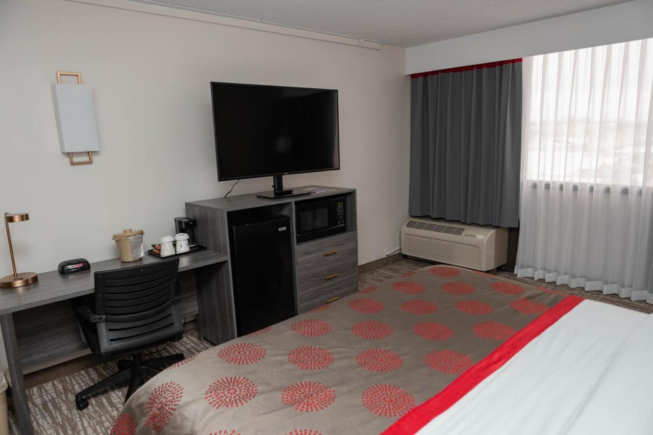Ramada By Wyndham Cedar Rapids Hotell Eksteriør bilde