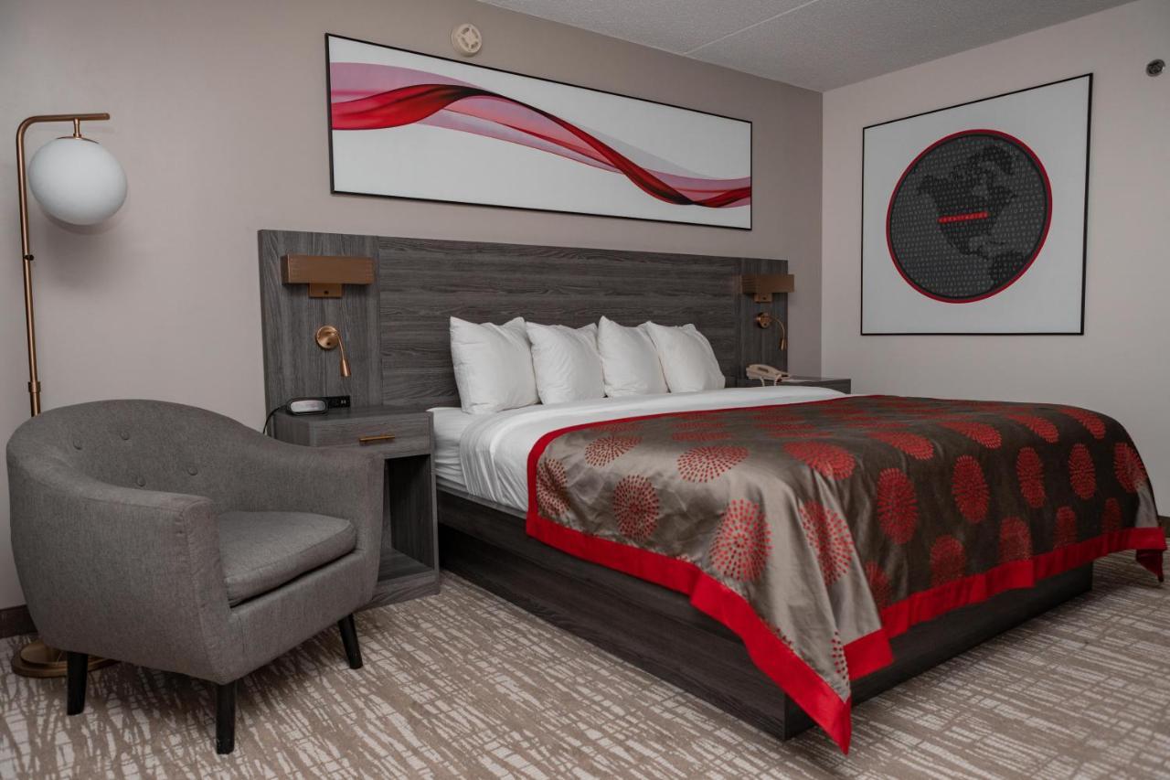Ramada By Wyndham Cedar Rapids Hotell Eksteriør bilde