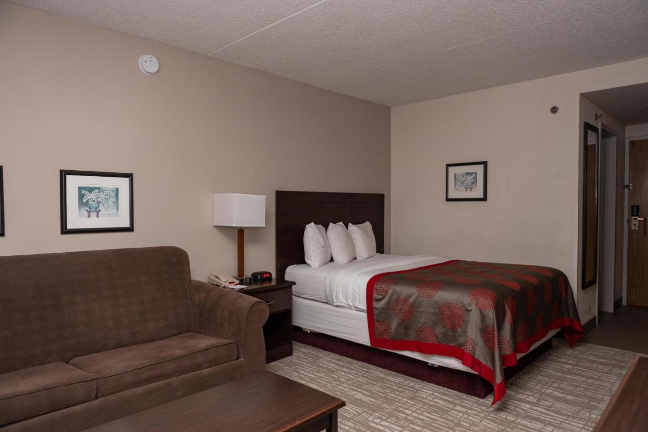 Ramada By Wyndham Cedar Rapids Hotell Eksteriør bilde