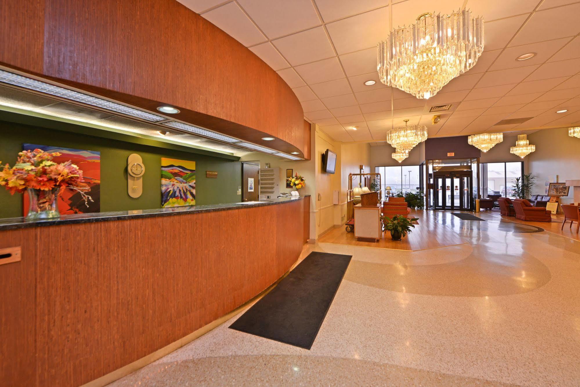 Ramada By Wyndham Cedar Rapids Hotell Eksteriør bilde